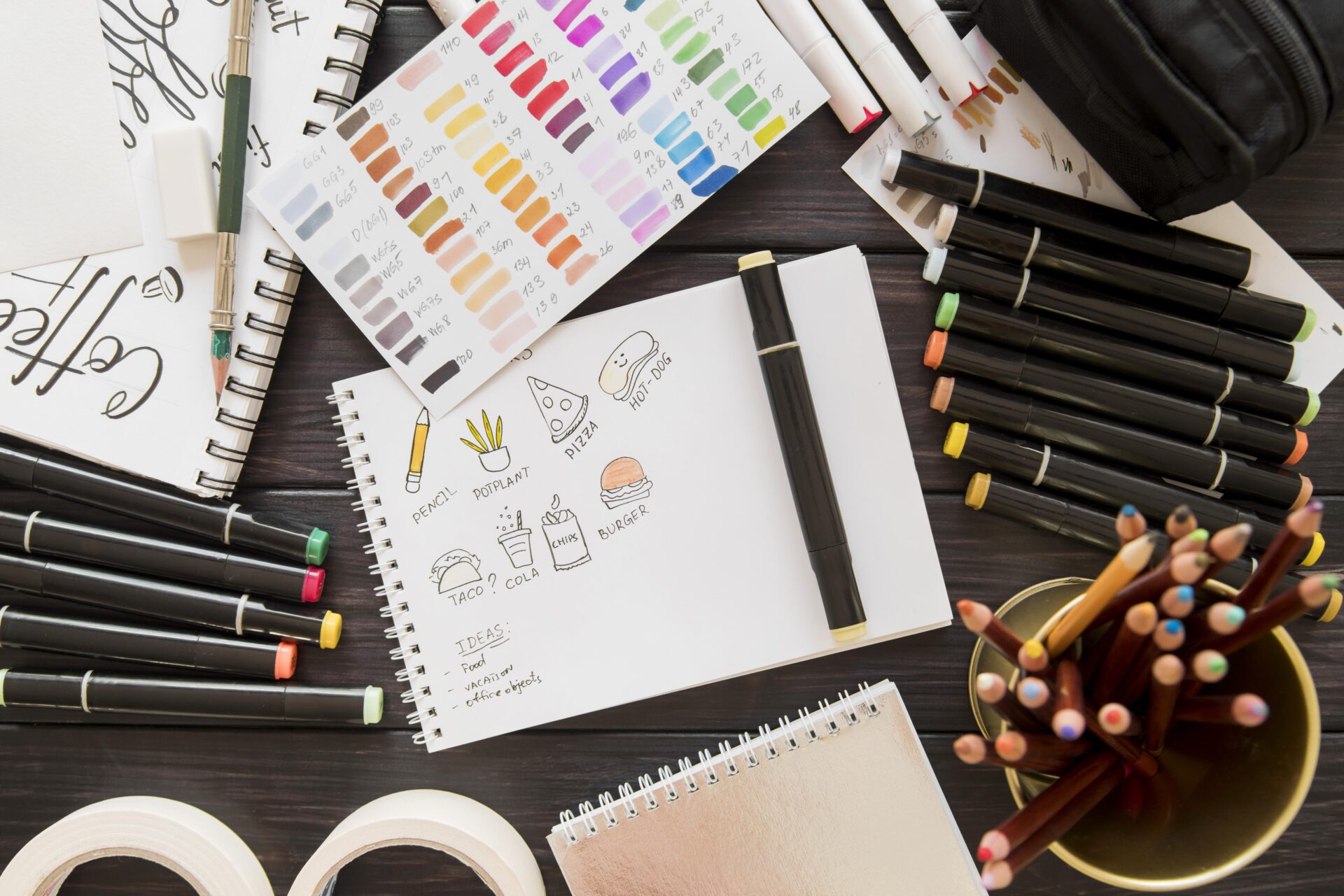 Zeichnungen und Farbstifte für Grafikdesign